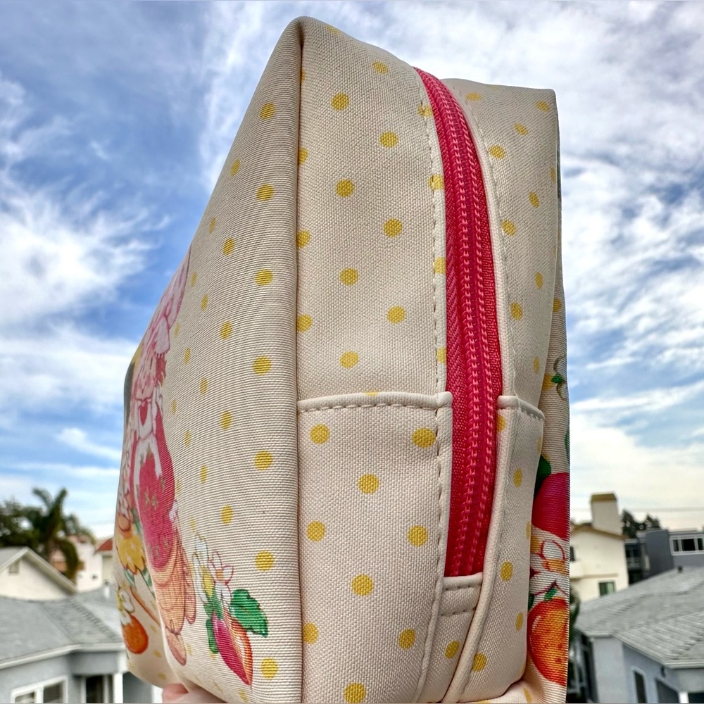 Strawberry Shortcake🍓Cosmetic Bag - Picture 3 of 7